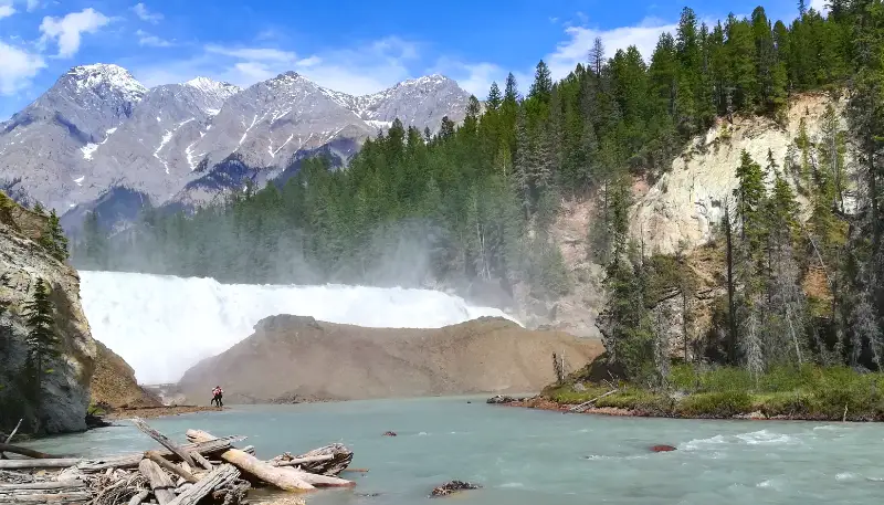 Wapta Falls: cómo llegar y qué esperar en la cascada más ancha de Yoho